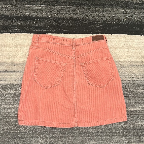 Hollister mini corduroy skirt size 5 - Picture 2 of 3